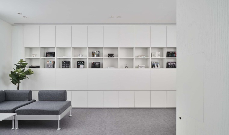 簡約高級灰辦公空間裝修效果